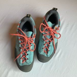 La Sportiva Boulder X Approach Shoe